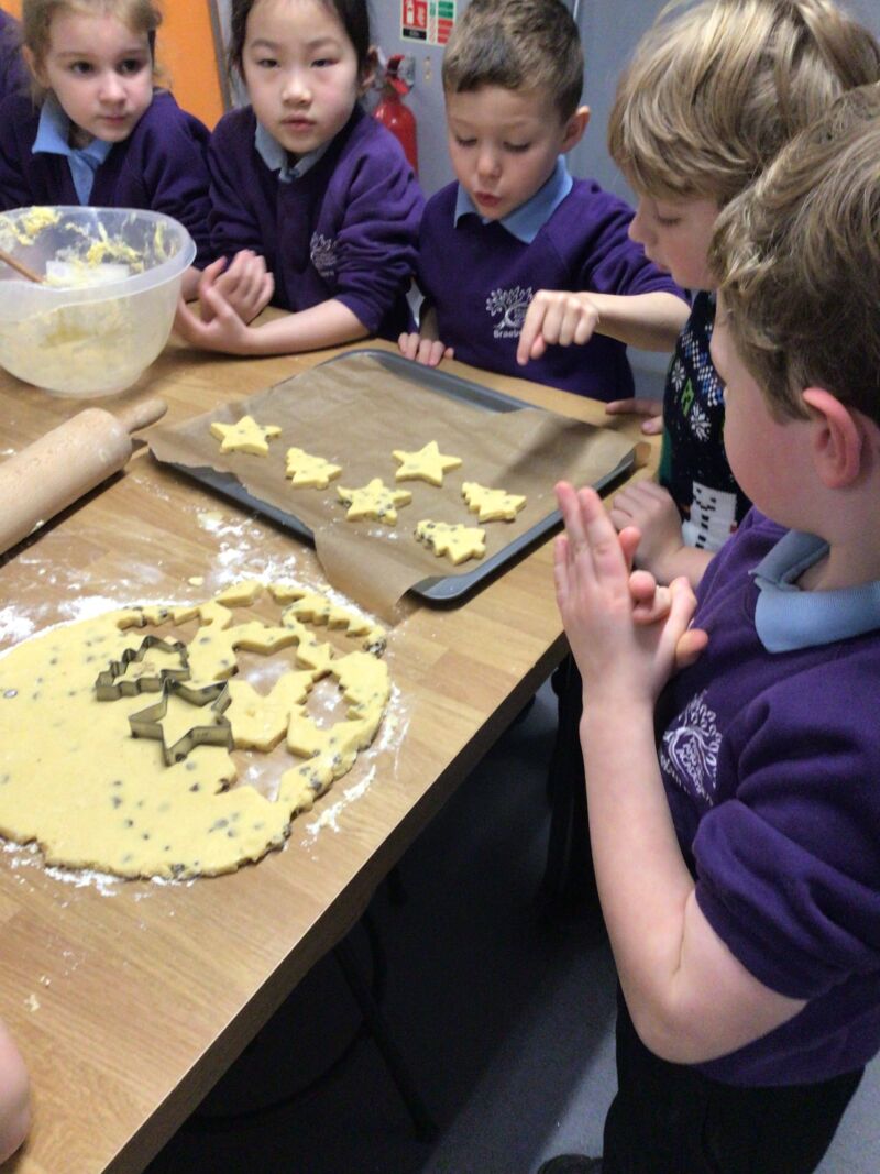 Image for the Tweet beginning: Team Starfish have baked shortbread